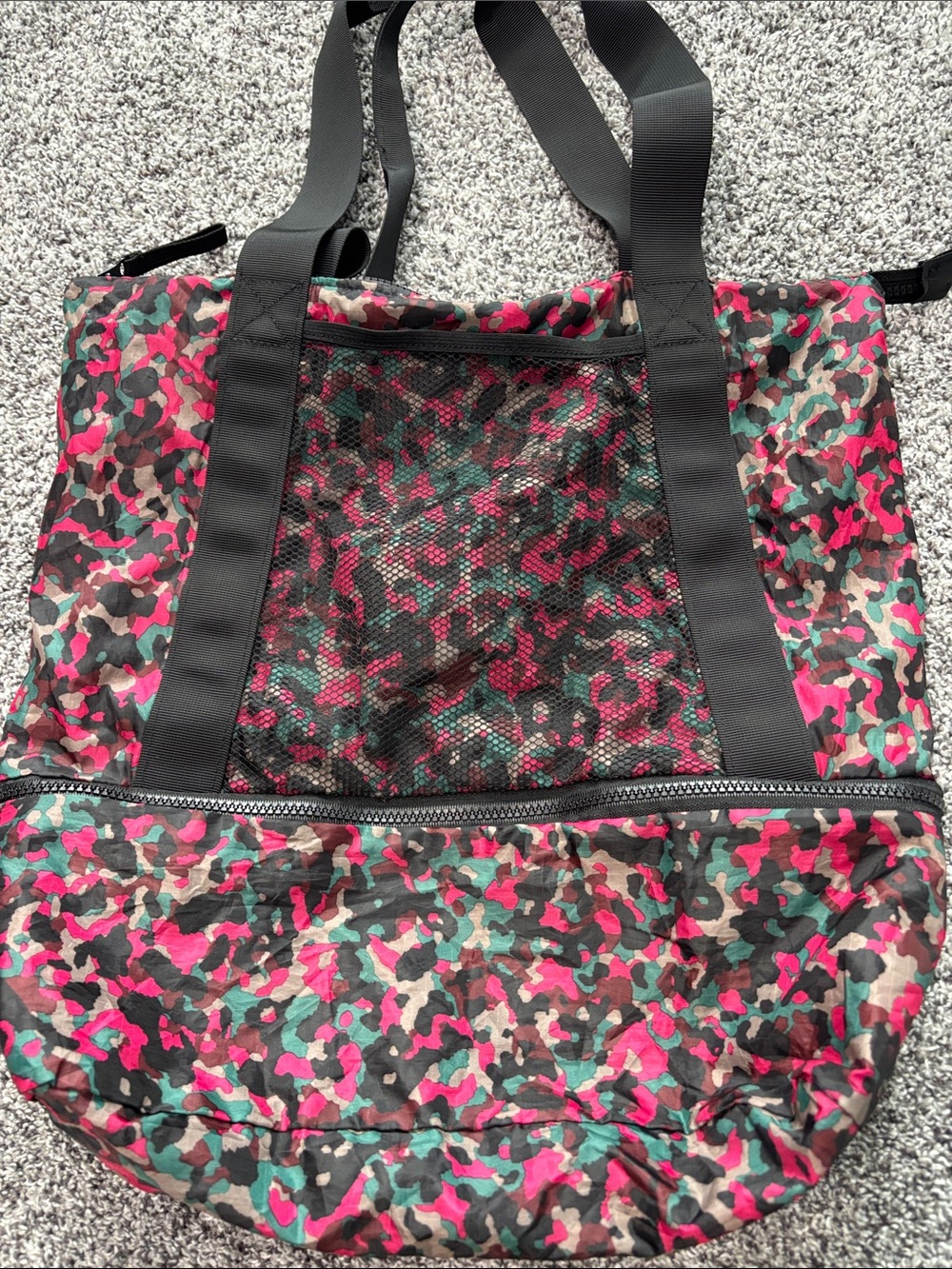 EUC Athleta Nylon Gym Bag - Picture 2 of 10